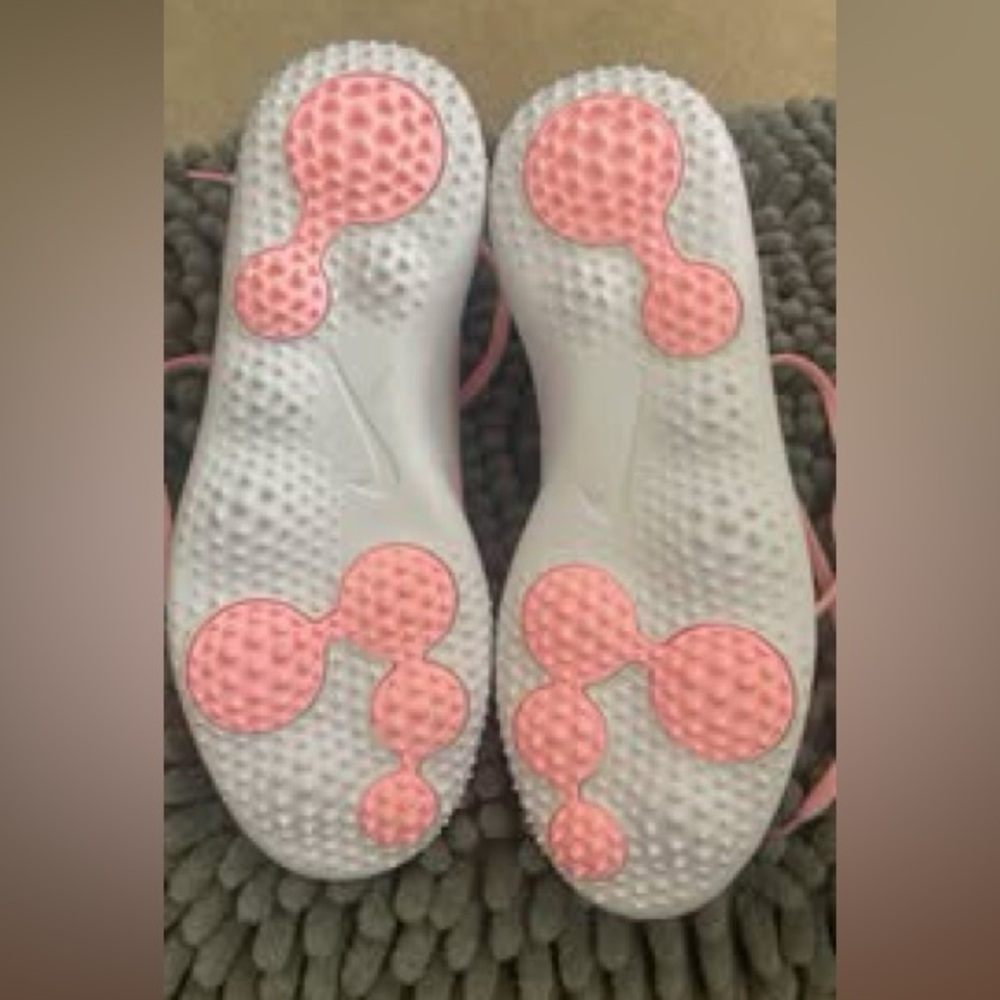 Nike Girls Pink Mesh Golf Shoes with White Swoosh 6Y - Picture 3 of 4
